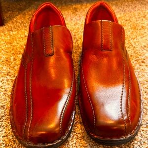 Men’s Clarks dress shoes. NWOT- never worn.